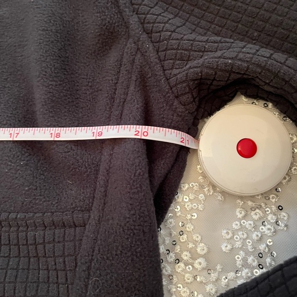 New Balance Black Performance Jacket - Picture 8 of 13